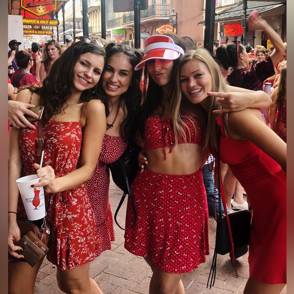 Meet your Posher, Elaina - Picture 3 of 4